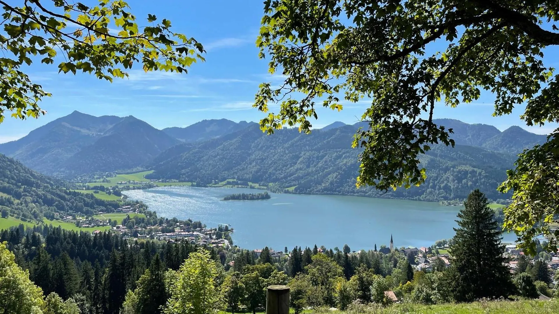 80Qm Appartement, 3 Schlaf-Zimmer, Integrierter Kueche Und Bad, 2Min Von A8, Garten Mit Sitzgruppe, Ruhig Und Modern Irschenberg