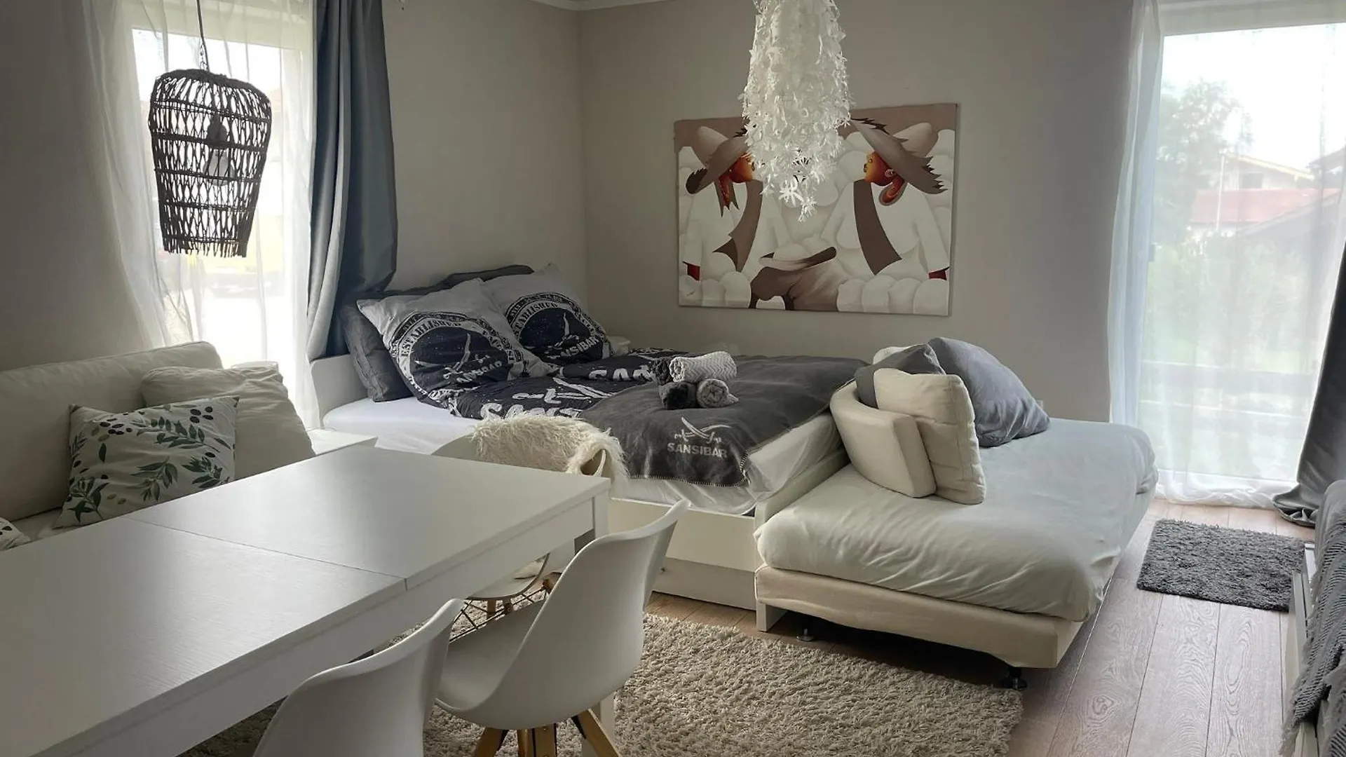 80Qm Appartement, 3 Schlaf-Zimmer, Integrierter Kueche Und Bad, 2Min Von A8, Garten Mit Sitzgruppe, Ruhig Und Modern Irschenberg